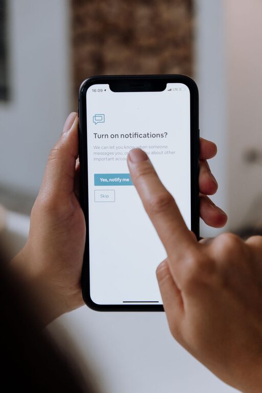 Cómo poner límites efectivos a las notificaciones en tu vida diaria